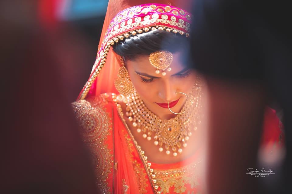 Golden Pearl Hanging Bridal Jewellery by Sourab Sharma Wedding-photography Bridal-jewellery-and-accessories | Weddings Photos & Ideas
