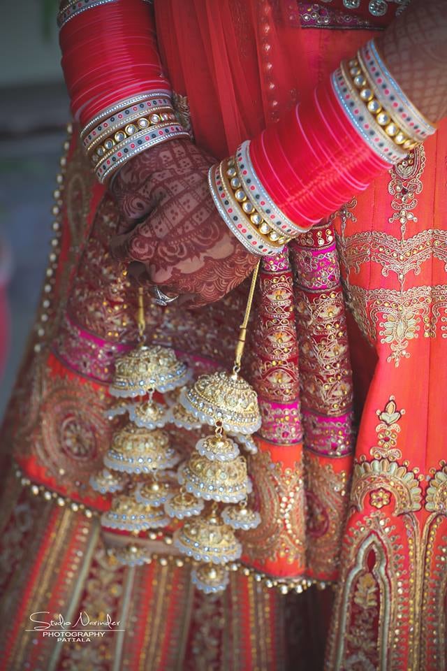 The Traditional Red And White Bridal Chuda With Golden Kaliras by Sourab Sharma Bridal-jewellery-and-accessories | Weddings Photos & Ideas