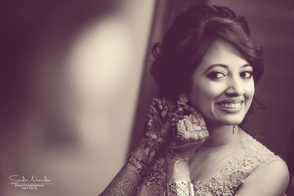 Getting ready !! by Studio Narinder Photography Wedding-photography | Weddings Photos & Ideas