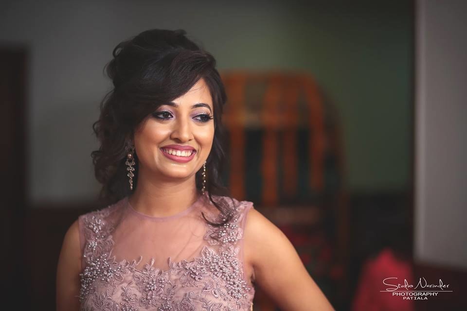 Elegant Bridal Makeup With Smokey Eyes And Bold Lips by Sourab Sharma Wedding-photography Bridal-makeup | Weddings Photos & Ideas