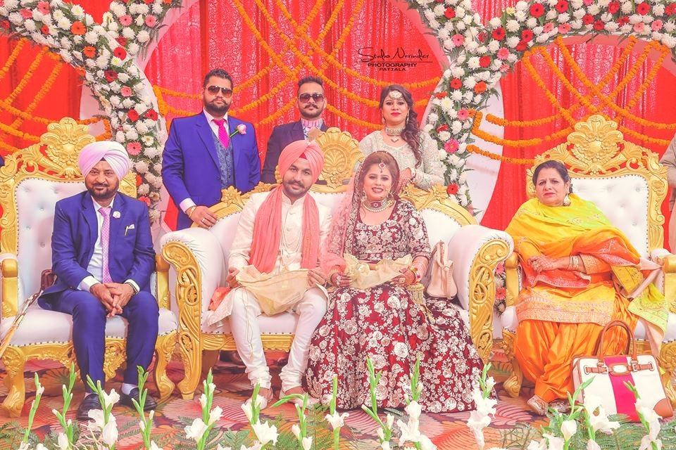 A Conventional Family Shot Of A Typical Sikh Bridegroom by Sourab Sharma Wedding-photography | Weddings Photos & Ideas