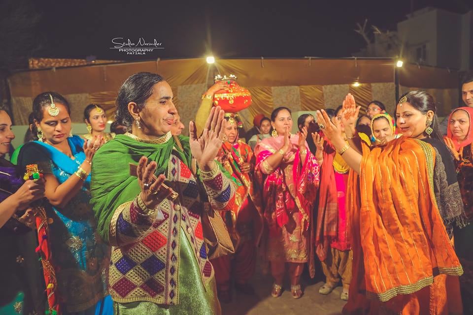 Gidda Shot! by Sourab Sharma Wedding-photography | Weddings Photos & Ideas
