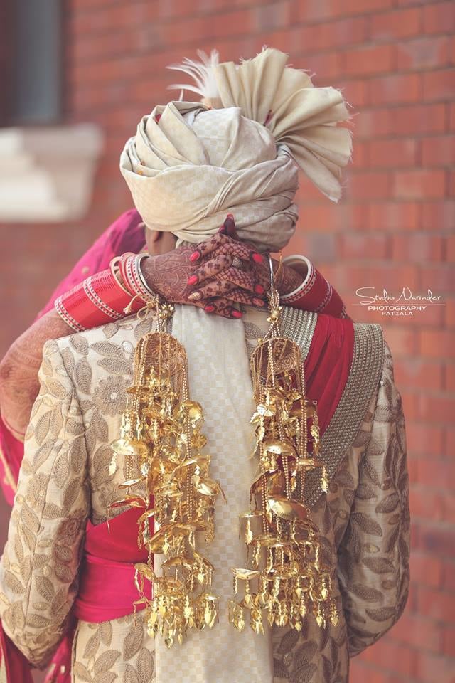 The theft hugs ! by Studio Narinder Photography Wedding-photography | Weddings Photos & Ideas