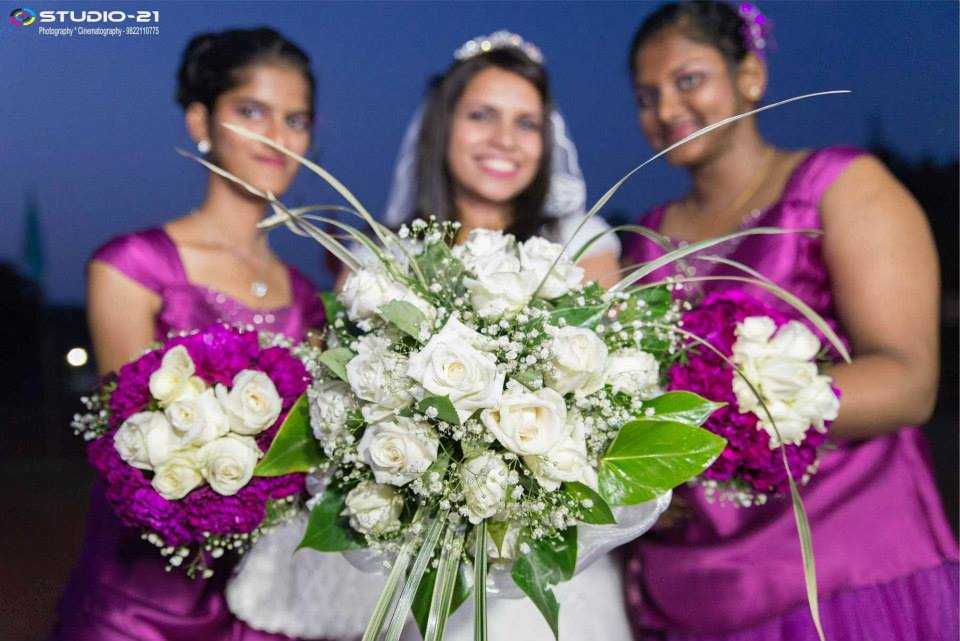 White roses for purity by Terence Pimenta Photography Wedding-photography | Weddings Photos & Ideas
