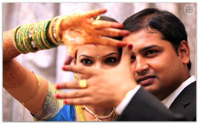 Bride and Groom Pose by Victory Studio Wedding-photography | Weddings Photos & Ideas