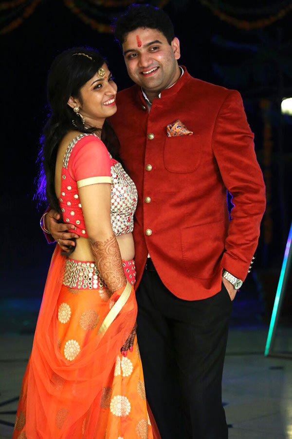Elegant couple pose by pankaj Bhatia Wedding-photography | Weddings Photos & Ideas