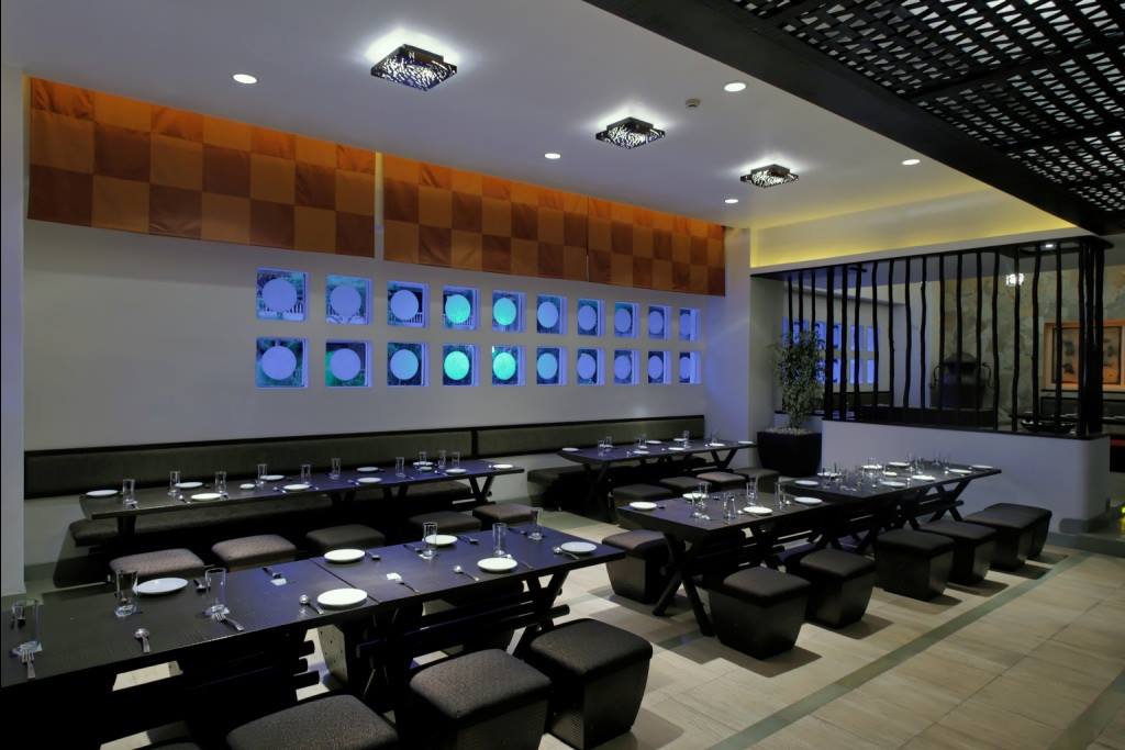Modern fine dining restaurant by Midas Dezign - The Golden Touch Modern | Interior Design Photos & Ideas