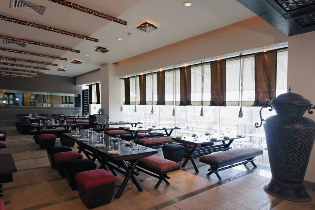 Contemporary restaurant by Midas Dezign - The Golden Touch Contemporary | Interior Design Photos & Ideas