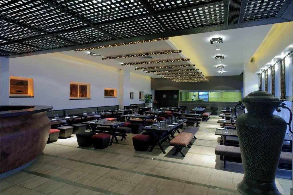 Contemporary fine dining restaurant by Midas Dezign - The Golden Touch Contemporary | Interior Design Photos & Ideas