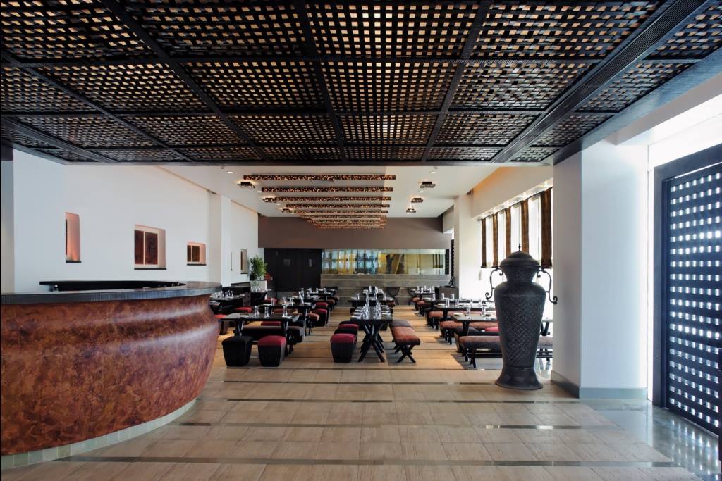 Contemporary fine dining restaurant by Midas Dezign - The Golden Touch Contemporary | Interior Design Photos & Ideas
