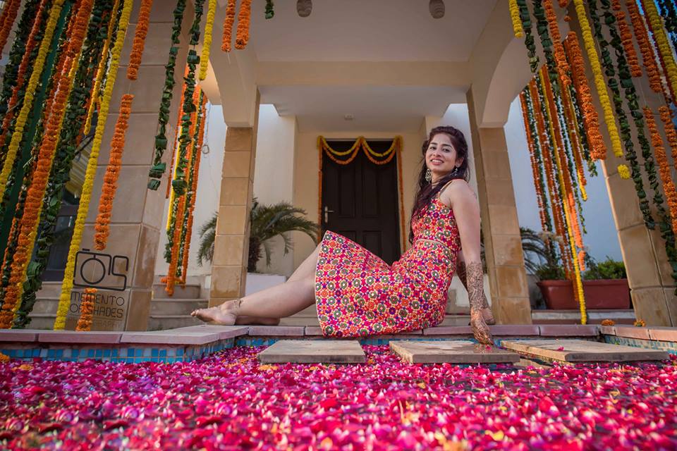 Pre wedding bridal pose by Memento of Shades Photography Wedding-photography | Weddings Photos & Ideas