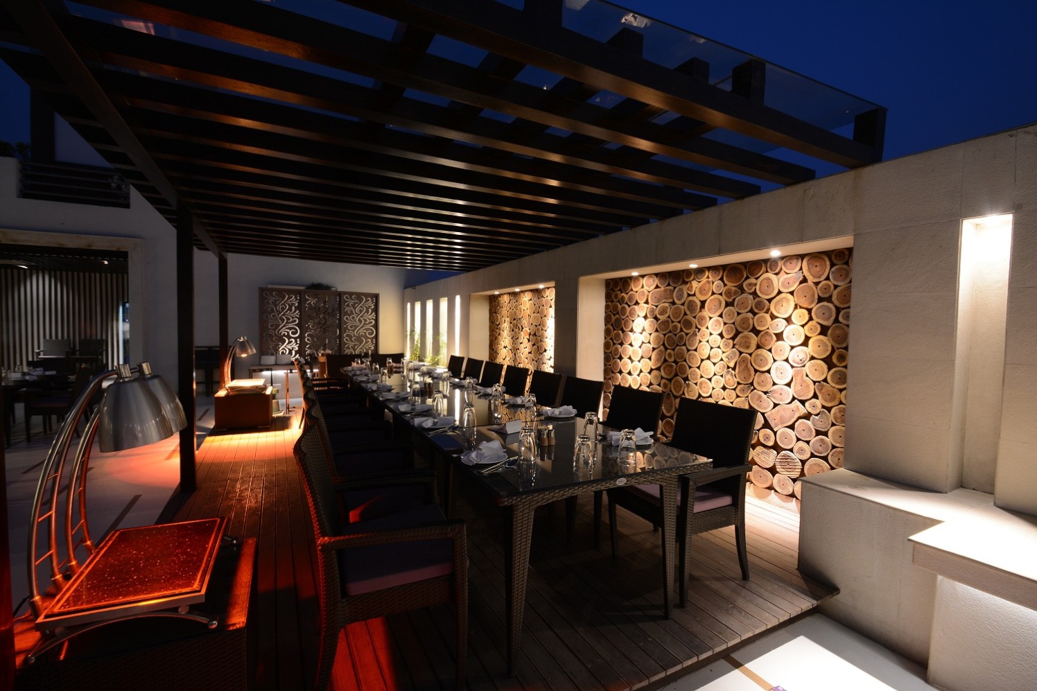 Exquisite Dining by shailendra m prasad Contemporary Contemporary | Interior Design Photos & Ideas