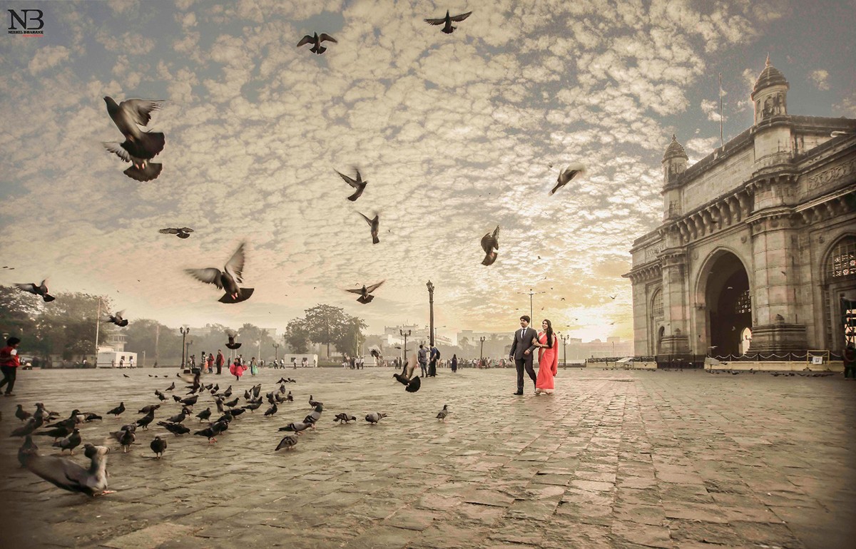 Breath Taking Pre-Wedding Shot Of Skyline At The Gateway Of India by Nikhil Y. Bharane Wedding-photography | Weddings Photos & Ideas