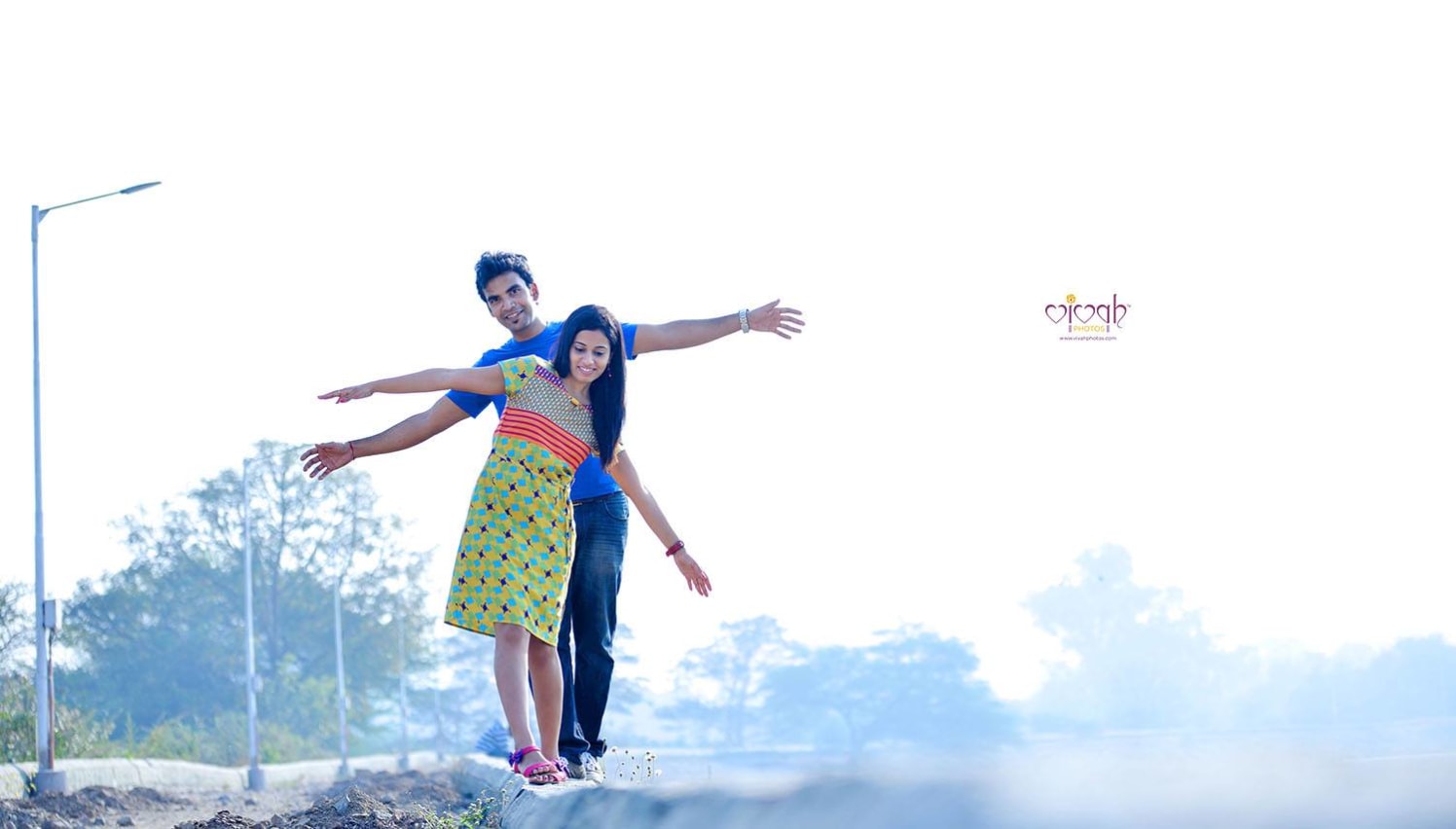 Walking up to love by VIVAH PHOTOS Wedding-photography | Weddings Photos & Ideas