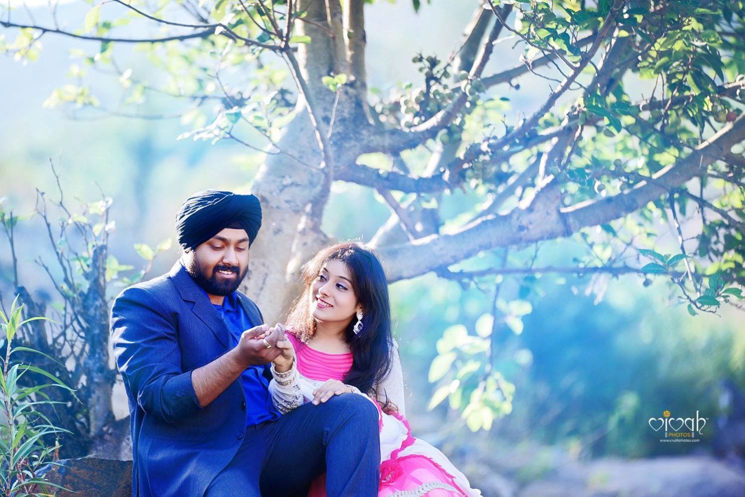 Hold on to me by VIVAH PHOTOS Wedding-photography | Weddings Photos & Ideas