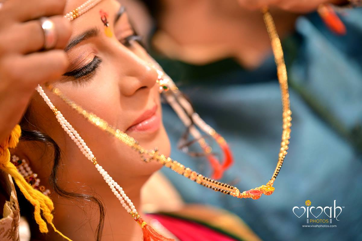 The mangalsutra by VIVAH PHOTOS Wedding-photography | Weddings Photos & Ideas