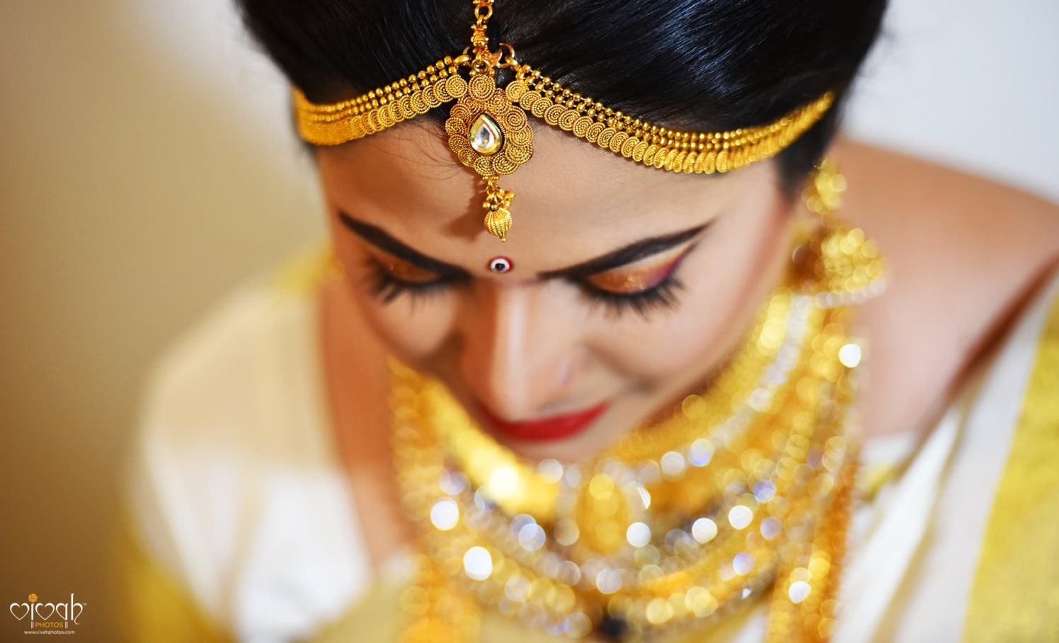 Gilded head adjunct by VIVAH PHOTOS Wedding-photography | Weddings Photos & Ideas