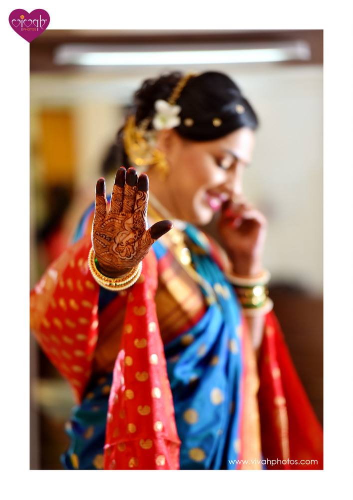 Flaunting henna by VIVAH PHOTOS Wedding-photography | Weddings Photos & Ideas