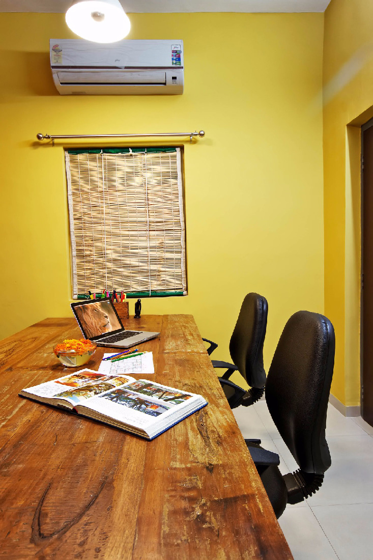 The Office Space by Ignitus Architectural Studio Modern | Interior Design Photos & Ideas