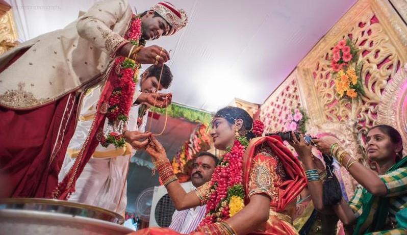 Ritualistic chaining by shoot@site Wedding-photography | Weddings Photos & Ideas
