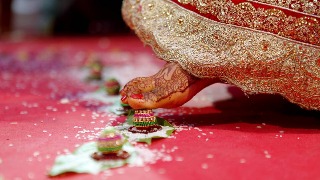 Living up to the wedding traditions by Proffesional Photographer Wedding-photography | Weddings Photos & Ideas