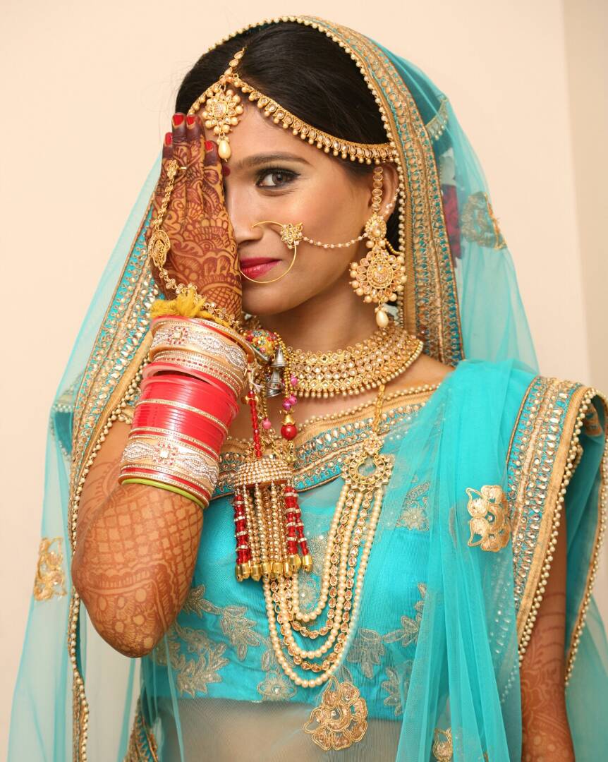 A quick glimpse of the pretty bride by Proffesional Photographer Wedding-photography | Weddings Photos & Ideas