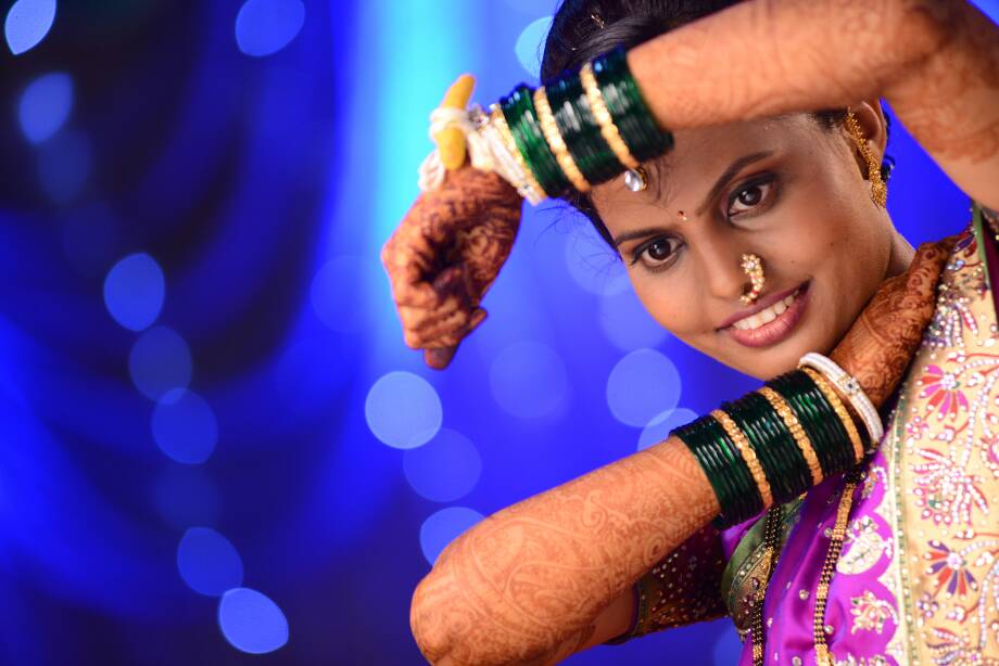 Bride with a magnificent expression by Proffesional Photographer Wedding-photography | Weddings Photos & Ideas