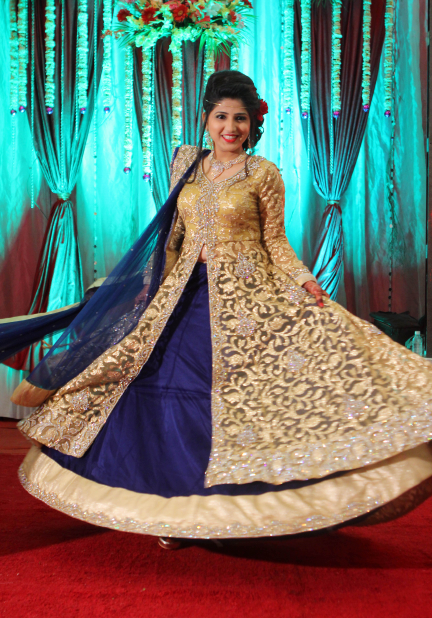 Twirling Bride Pose by Karan Meghnani Photography Wedding-photography | Weddings Photos & Ideas