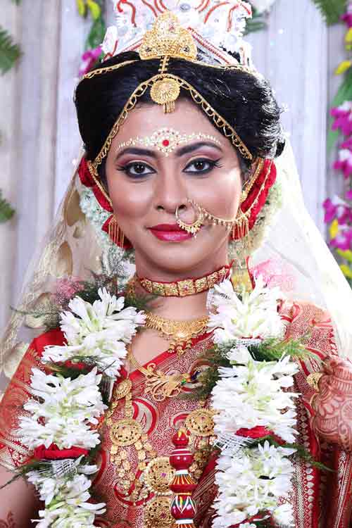 A regal bride wearing exquisite jewellery! by BACKDROP Wedding-photography | Weddings Photos & Ideas