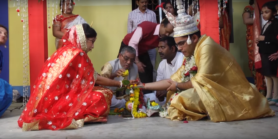 Bengali wedding in progress! by BACKDROP Wedding-photography | Weddings Photos & Ideas