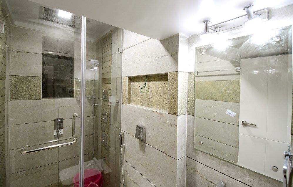 Modern Bathroom With Marble Walls by Ar. Sachin Vasant Salvi Bathroom Modern | Interior Design Photos & Ideas