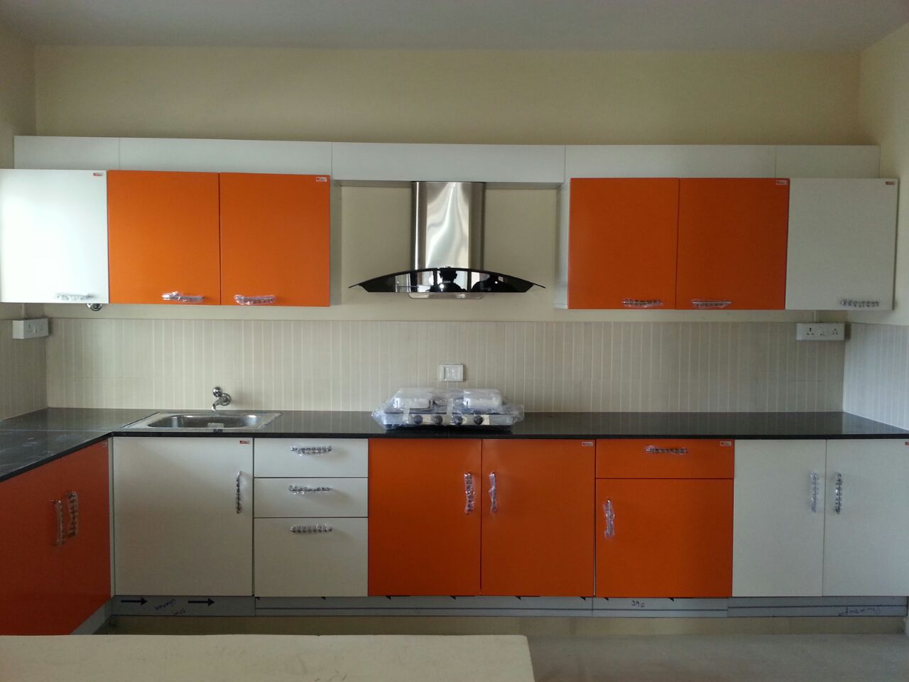 Parallel kitchen design by Tony Thomas Modular-kitchen Contemporary | Interior Design Photos & Ideas