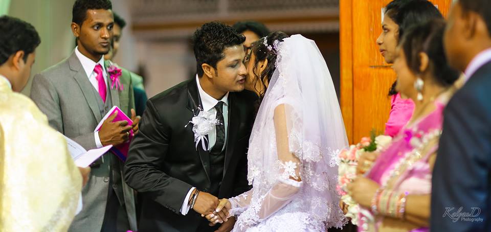 A stunning photo of the bride and groom! by KalyanD Photography Wedding-photography | Weddings Photos & Ideas