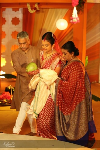 Bengali bride with her parents! by KalyanD Photography Wedding-photography | Weddings Photos & Ideas