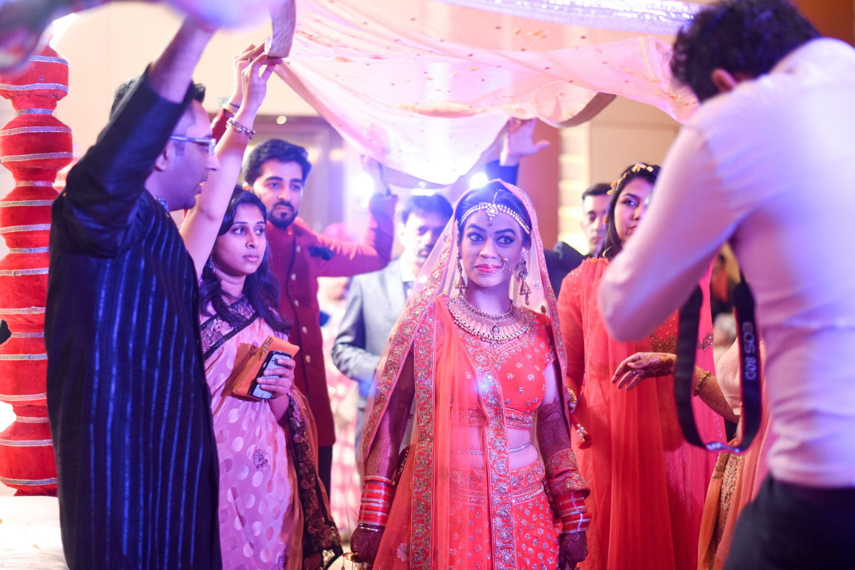 Giving the perfect shot! by Sagar Makwana Wedding-photography | Weddings Photos & Ideas