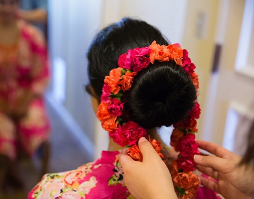 Finishing off with flowers by Sagar Makwana Wedding-photography Wedding-hairstyles | Weddings Photos & Ideas