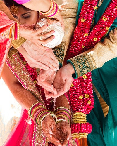 The bride and groom working hand in hand! by Sagar Makwana Wedding-photography | Weddings Photos & Ideas