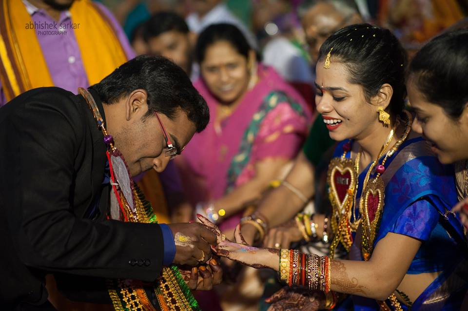 Capturing the joys! by Abhishek Sarkar Wedding-photography Bridal-jewellery-and-accessories Bridal-makeup | Weddings Photos & Ideas