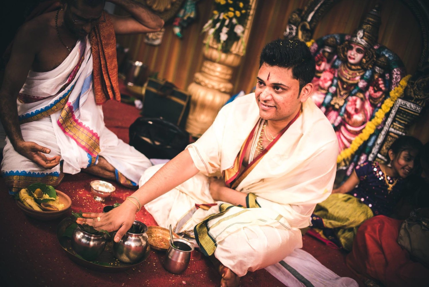 Engrossed in the traditions! by Abhishek Sarkar Wedding-photography | Weddings Photos & Ideas