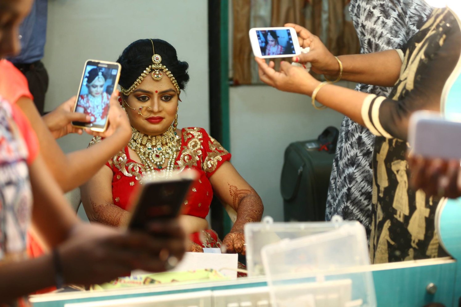 The bride poses! by sandip kotia Photography Wedding-photography Bridal-jewellery-and-accessories Bridal-makeup | Weddings Photos & Ideas