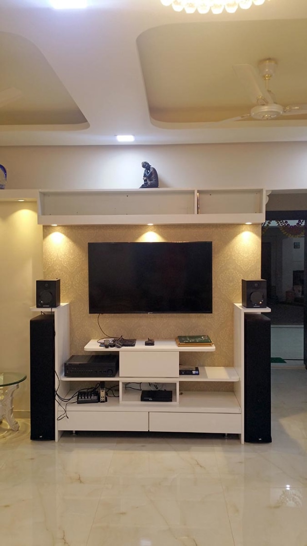 Modern display unit with tv by Alaya D'Decor Living-room Modern | Interior Design Photos & Ideas