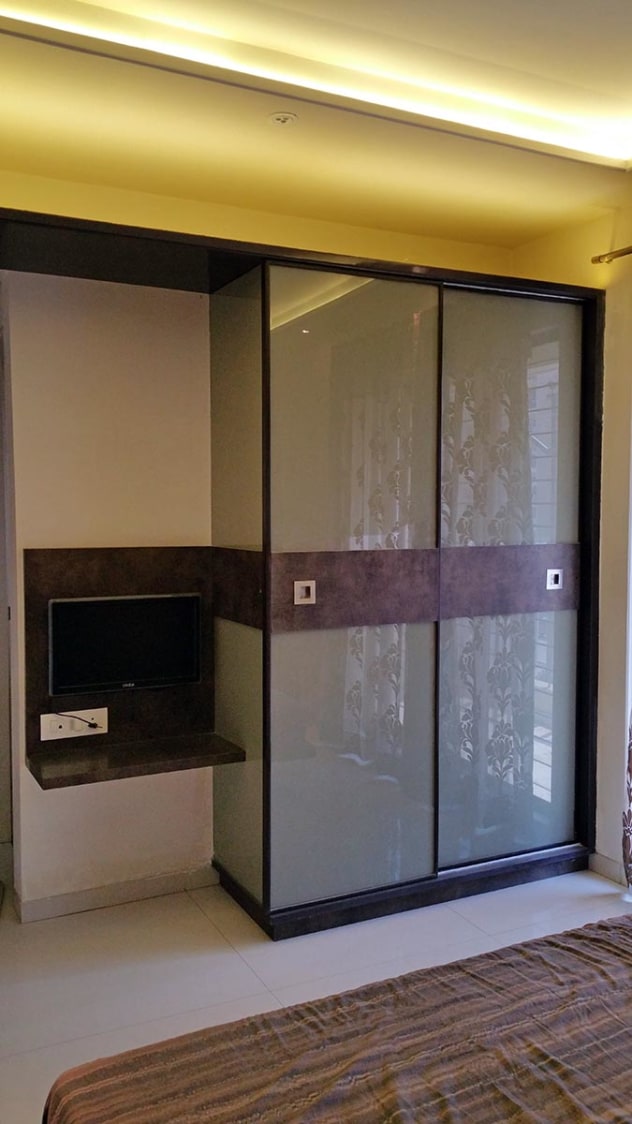 Modern Bedroom Wardrobe by Alaya D'decor Bedroom Modern | Interior Design Photos & Ideas