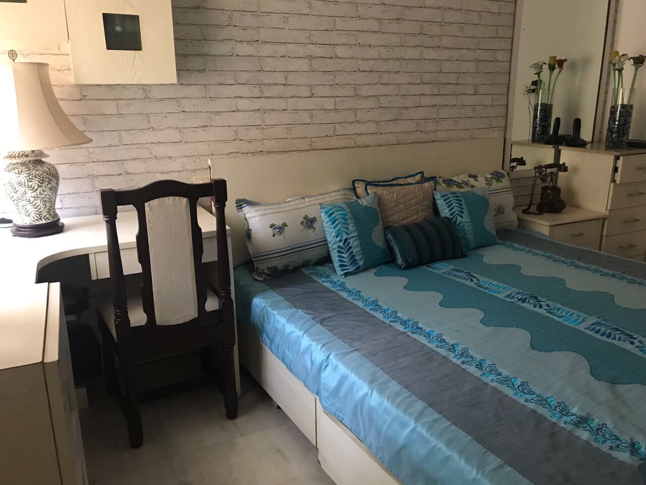 Comfortable bedroom by KaSa Vivo Bedroom Contemporary | Interior Design Photos & Ideas