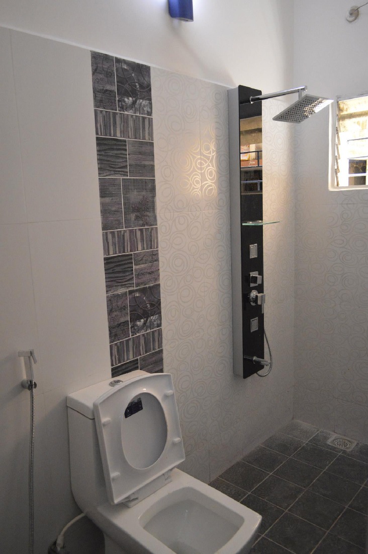 Western bathroom design by Jagan Contemporary | Interior Design Photos & Ideas