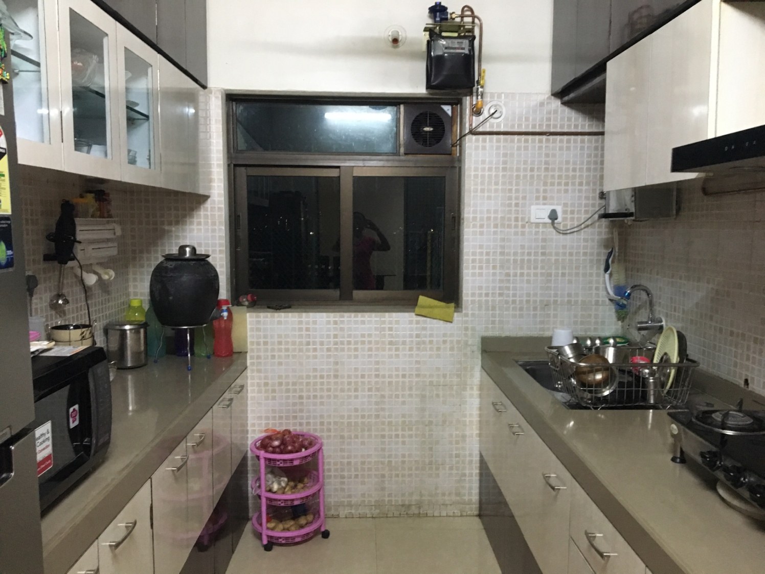 Traditional Indian Parallel Kitchen by Kalyani Kulkarni Modular-kitchen Traditional | Interior Design Photos & Ideas
