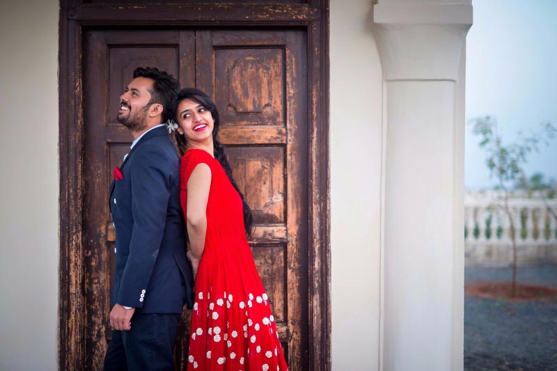 A happy bride and groom. by Akash Anand Photography Wedding-photography | Weddings Photos & Ideas