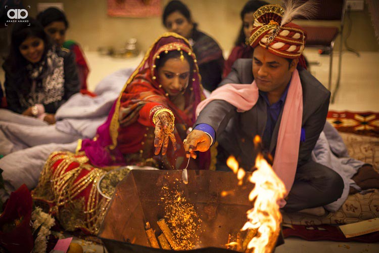 A wedding ritual . by Akash Anand Photography Wedding-photography | Weddings Photos & Ideas