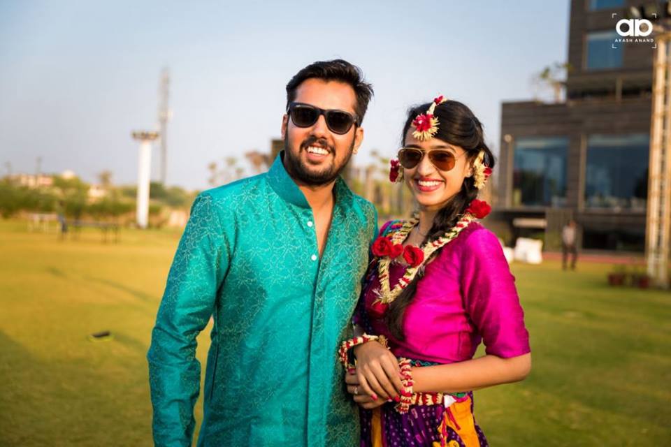 Stunning shot of the bride and groom. by Akash Anand Photography Wedding-photography | Weddings Photos & Ideas