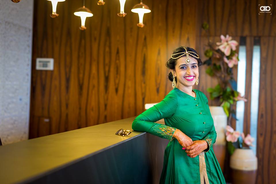 A ravishing bride on her wedding reception. by Akash Anand Photography Wedding-photography | Weddings Photos & Ideas