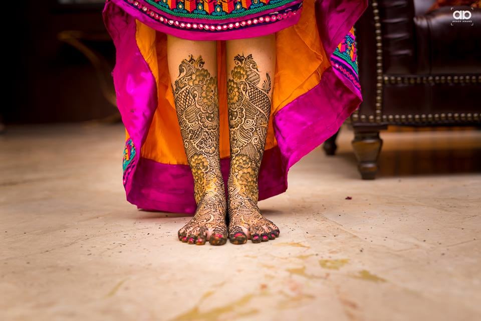 Beautiful feet mehendi of the bride. by Akash Anand Photography Wedding-photography | Weddings Photos & Ideas